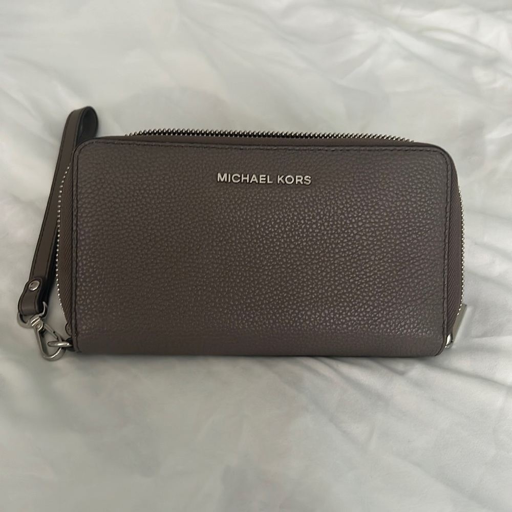 Michael Kors large smartphone wristlet